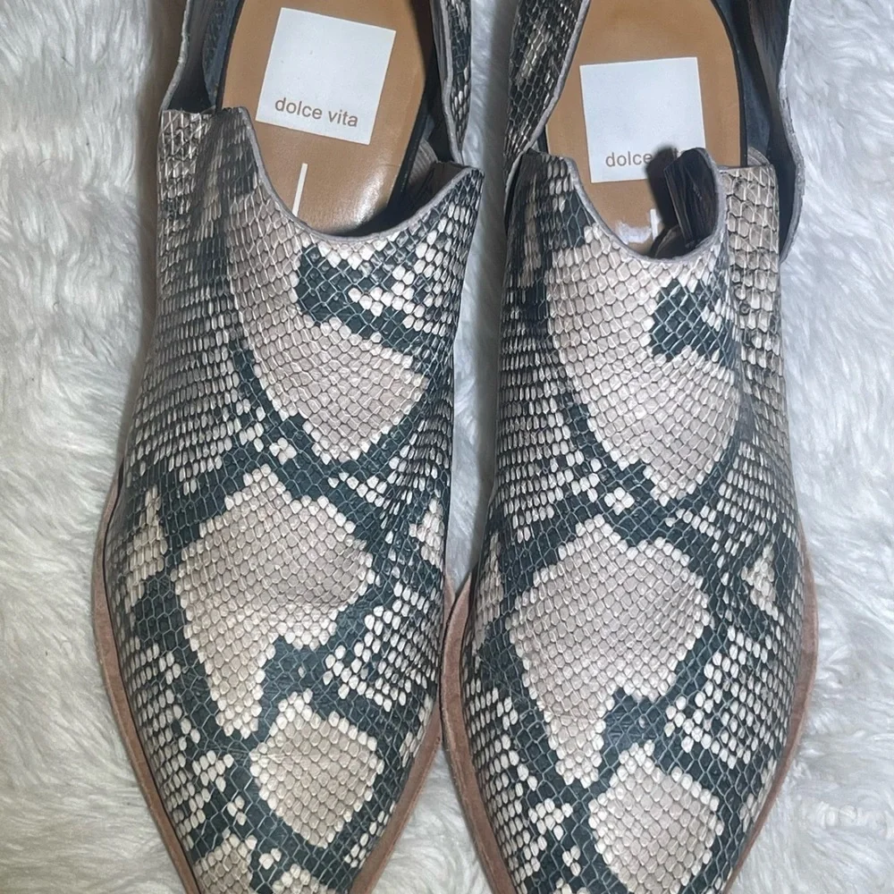 Dolce vita women’s leather faux snake print ankle boots size 8.5